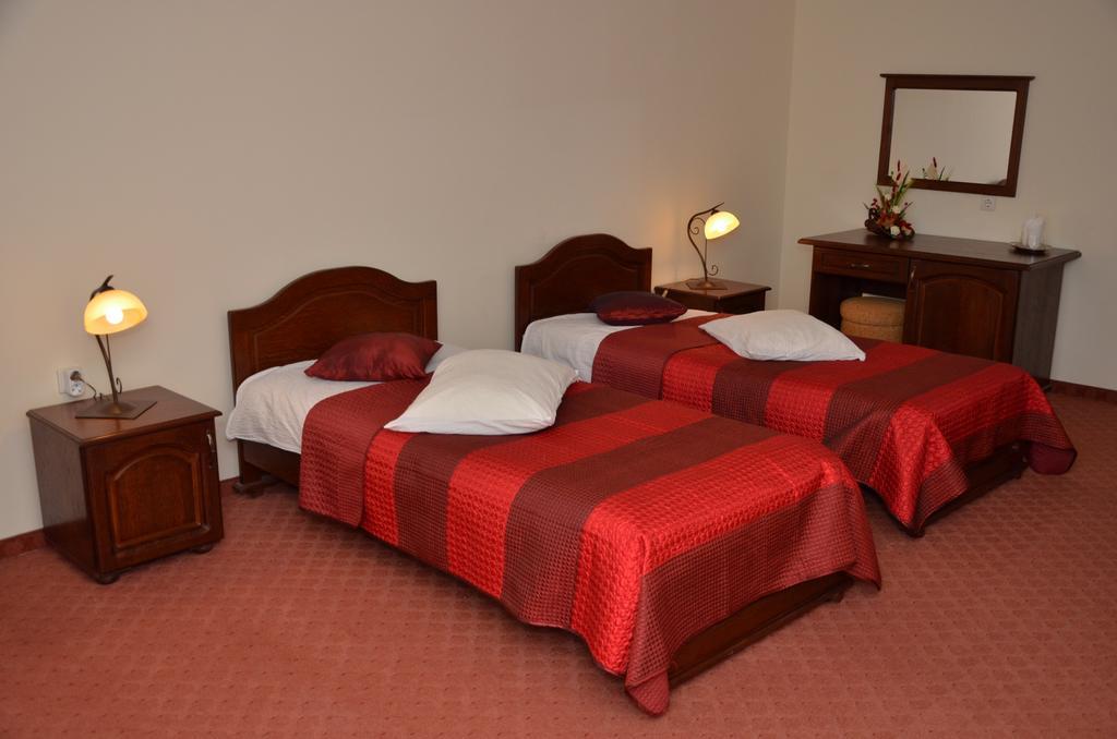Hotel Restaurant La Conac Botiz Room photo