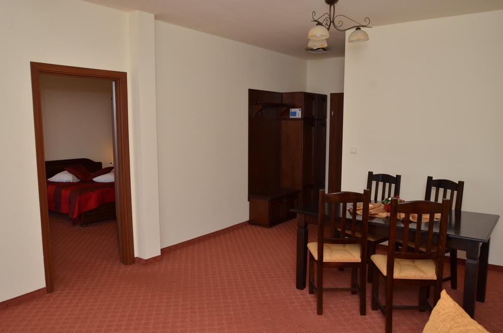 Hotel Restaurant La Conac Botiz Room photo