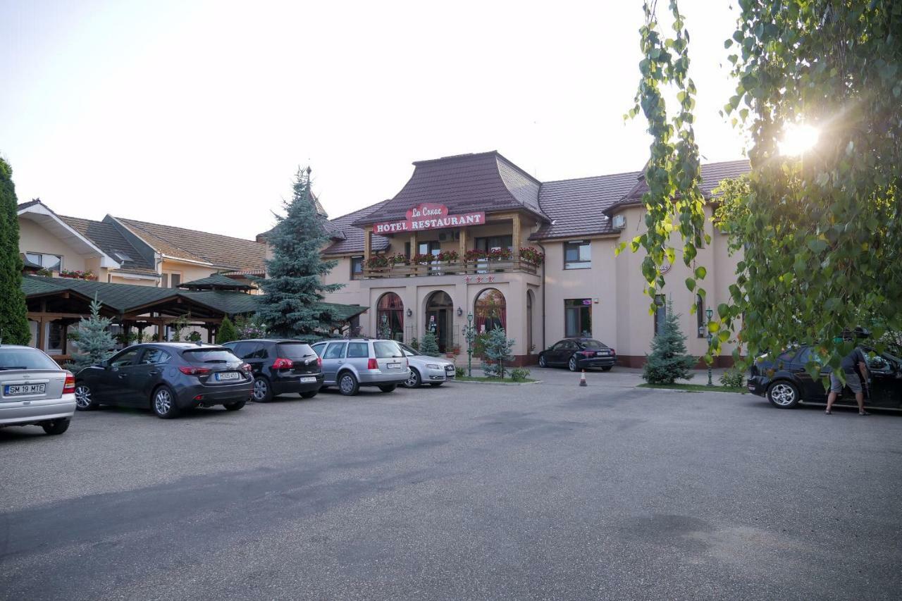 Hotel Restaurant La Conac Botiz Exterior photo